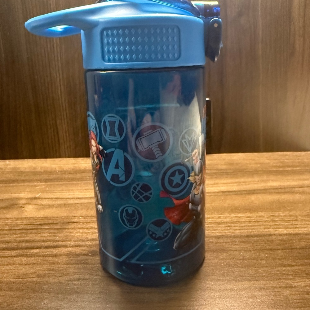 Zak! Marvel Avengers Blue Kids Water Bottle - Picture 4 of 6